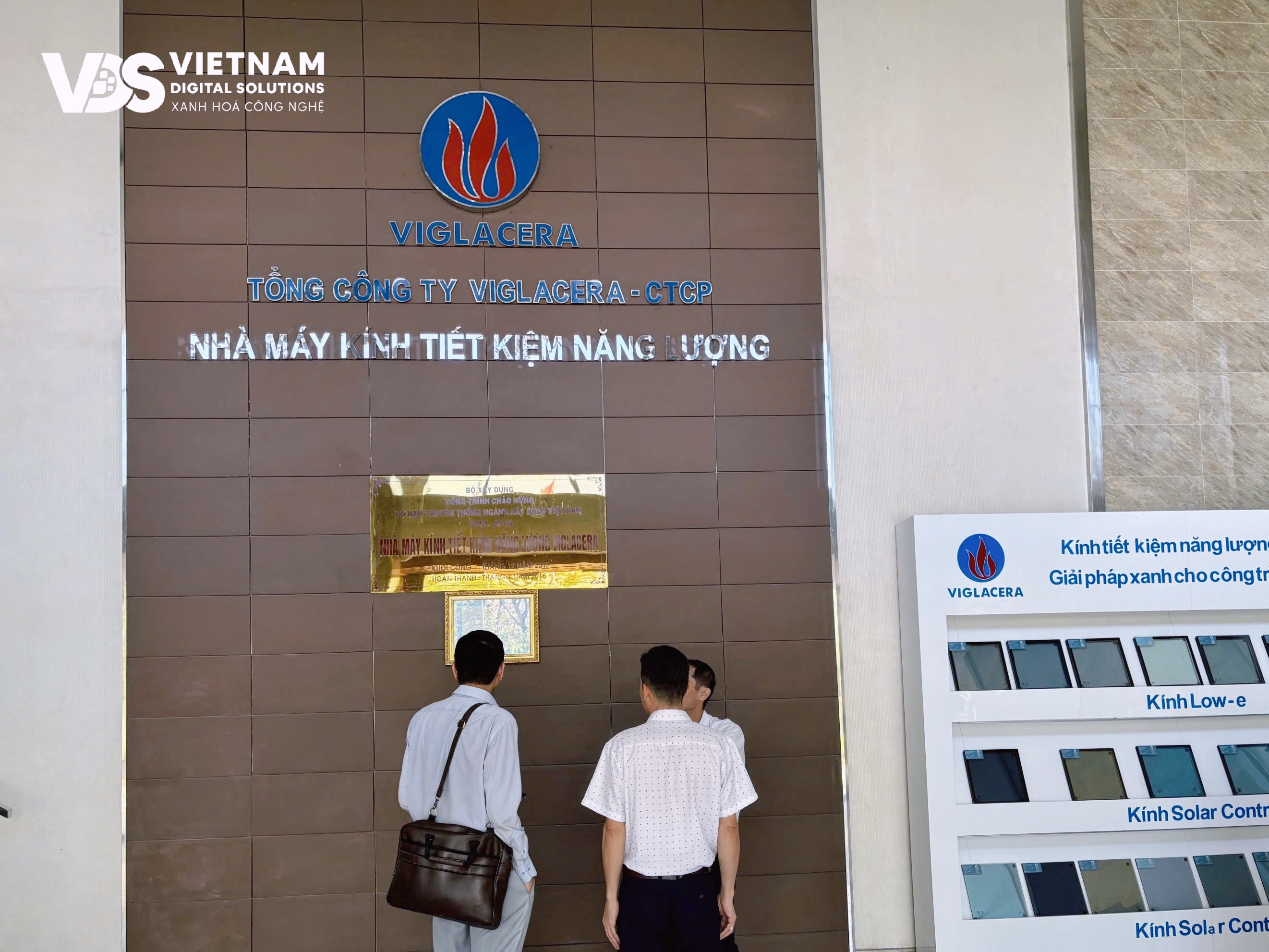 chuyen-gia-vds-dang-tu-van-giai-phap-kiem-ke-khi-nha-kinh-va-tiet-kiem-nang-luong-tai-nha-may-cua-viglacera
